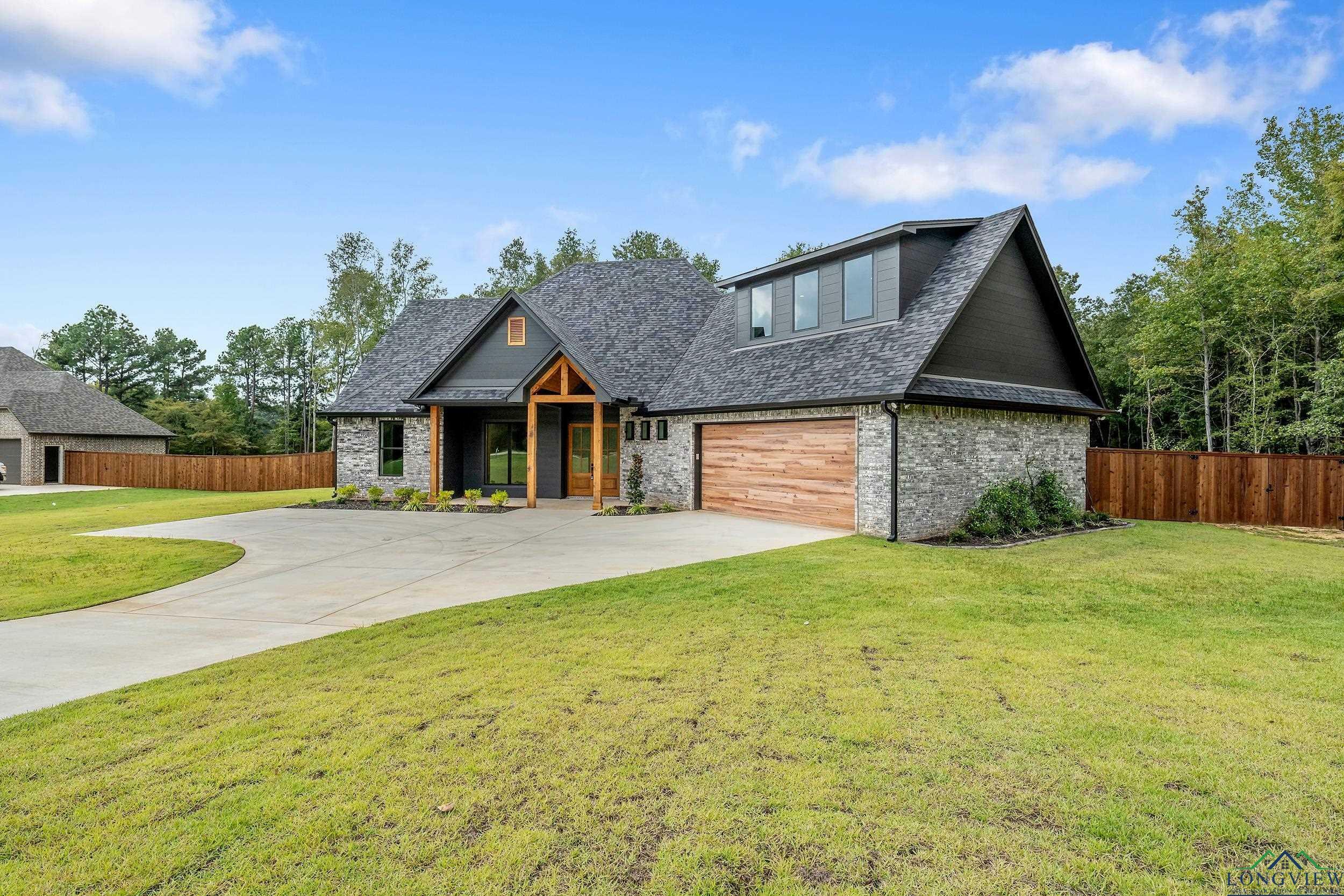 Property Photo: 135 Thorn Briar Trail TX 75602