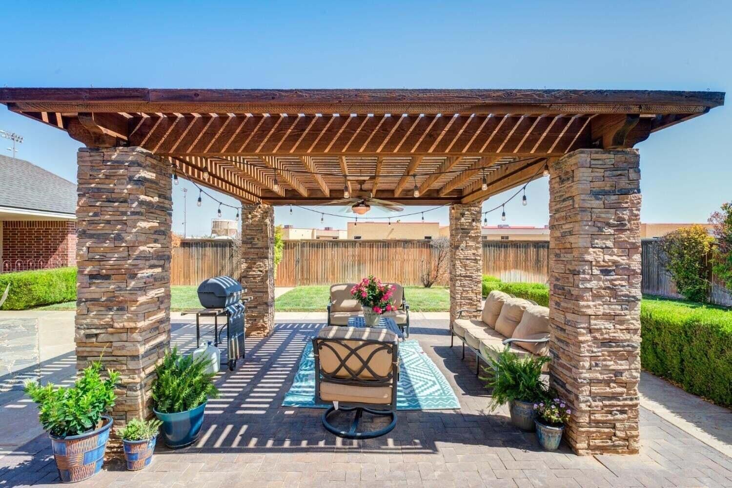 Property Photo: 1403 10th Street TX 79363