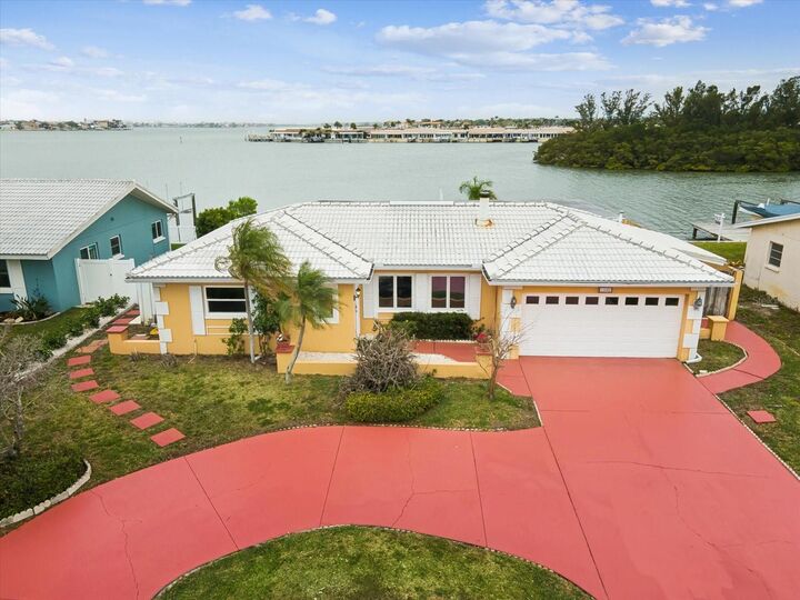 11549 48th Ave N  St Petersburg FL 33708 photo