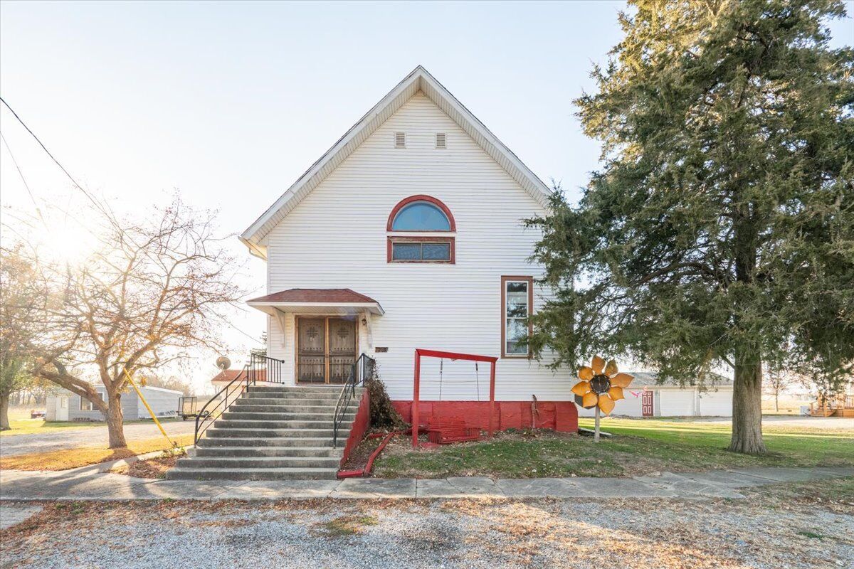 Property Photo:  269 Chicago Street  IL 61735 