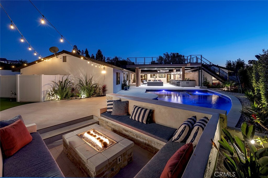 Property Photo: 18821 Ridgeview Circle CA 92861