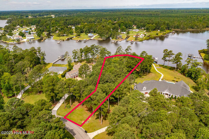 Property Photo: 310 263 Southern Plantation Drive S NC 28571