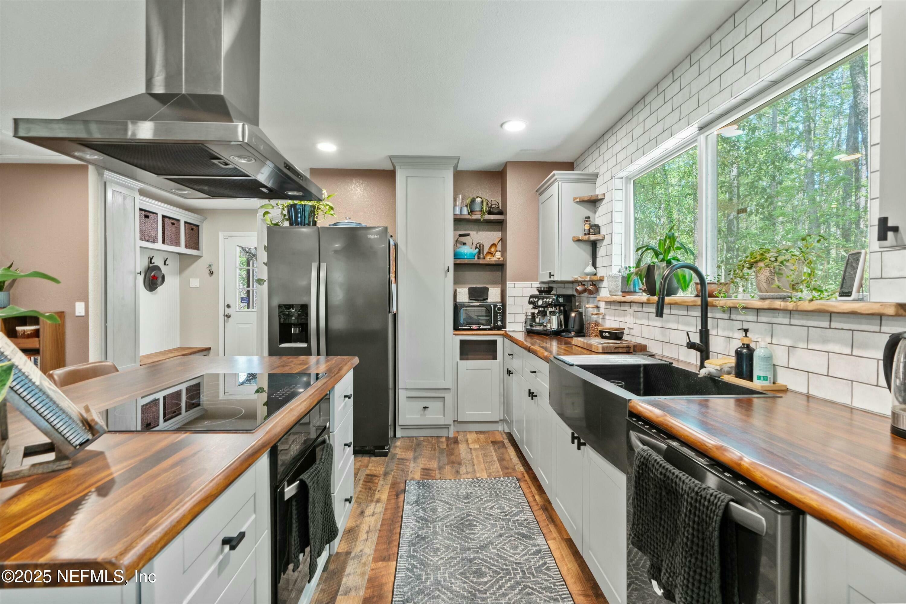 Property Photo: 7740 Durrance Road FL 32244
