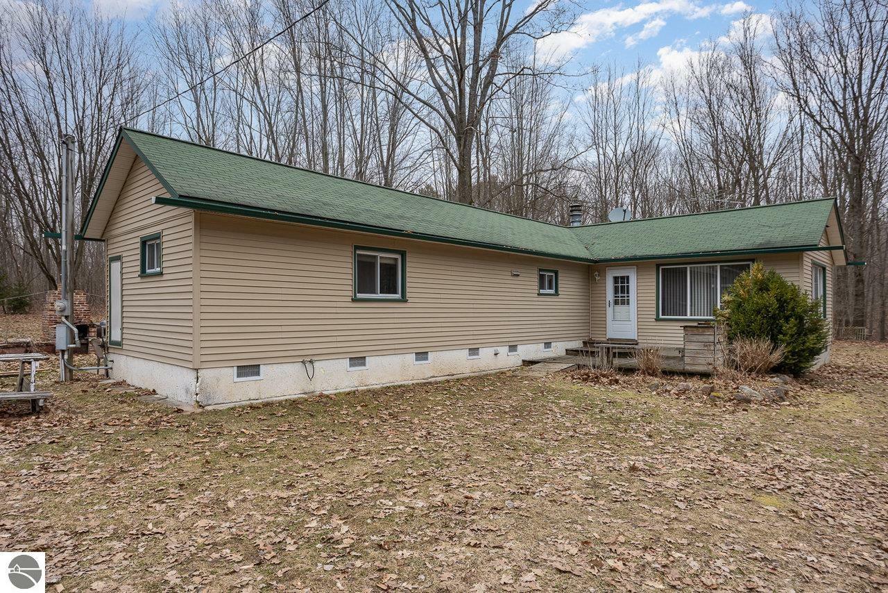 Property Photo: 4198 W Adams Road MI 48632