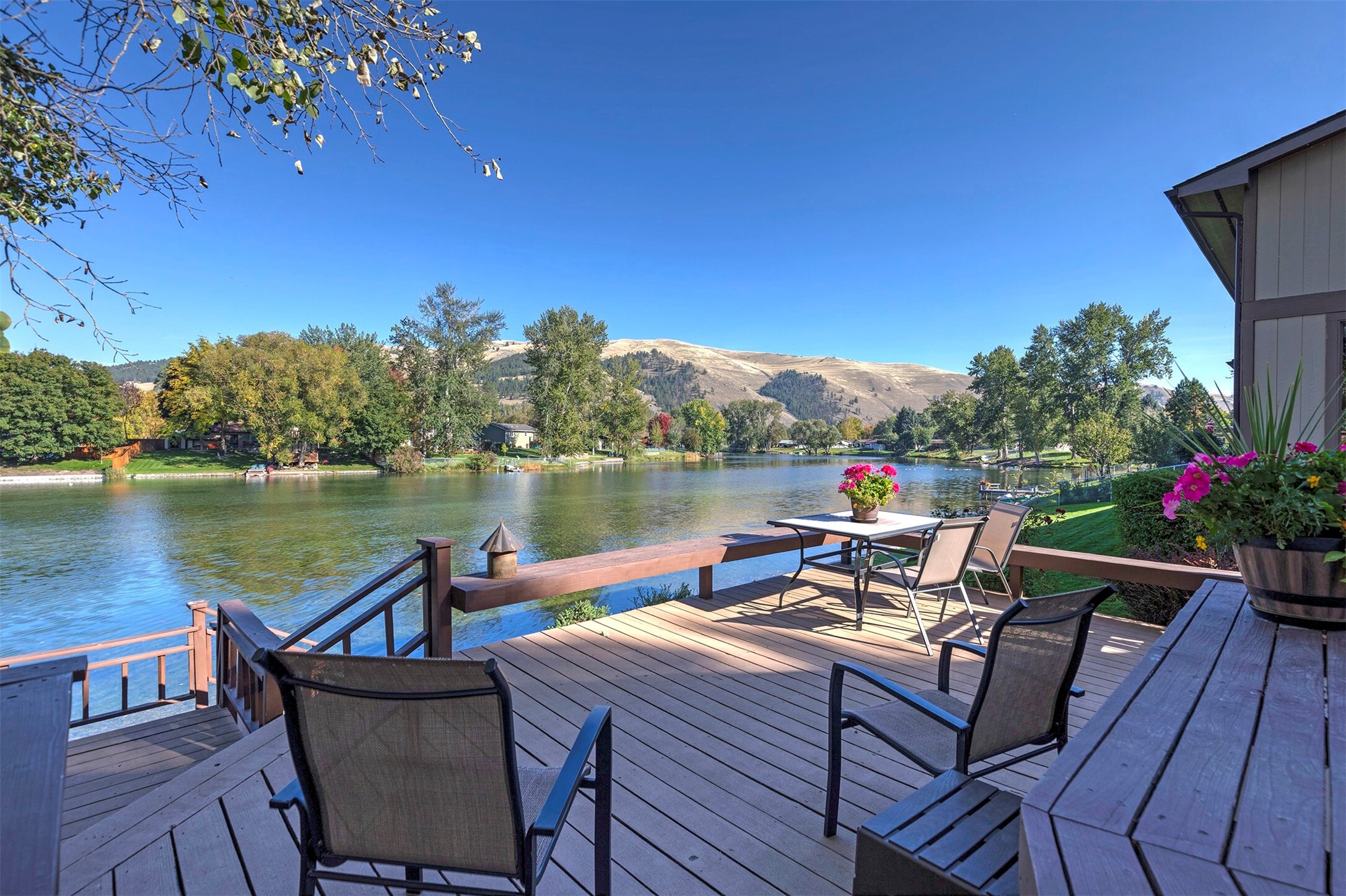 Property Photo: 300 Lakeview Court MT 59847