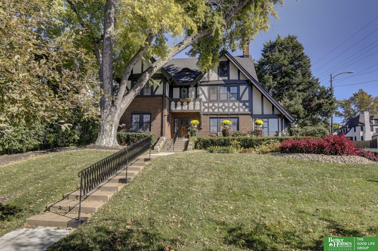 Property Photo: 101 N 54 Street NE 68132