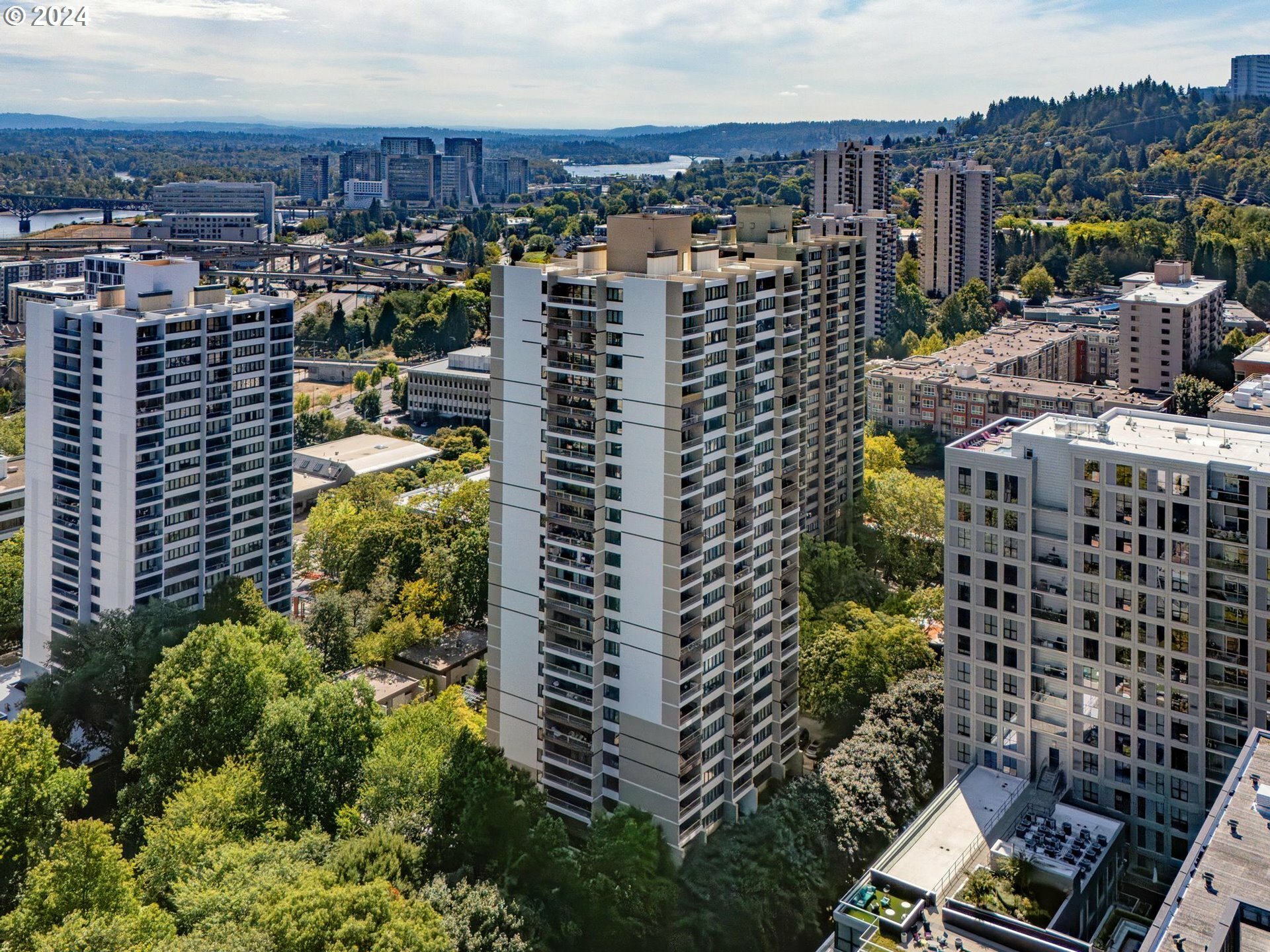 Property Photo:  255 SW Harrison St 24B  OR 97201 