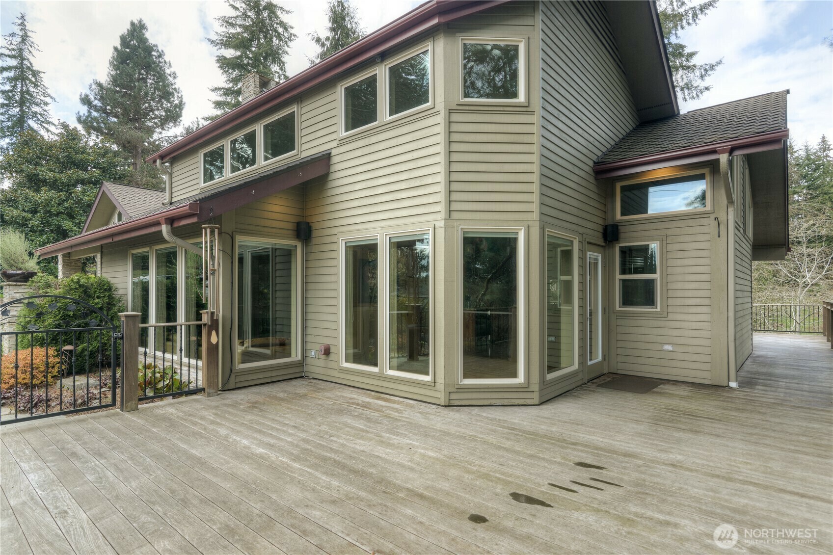 Property Photo: 1916 Lakewood Drive SE WA 98501