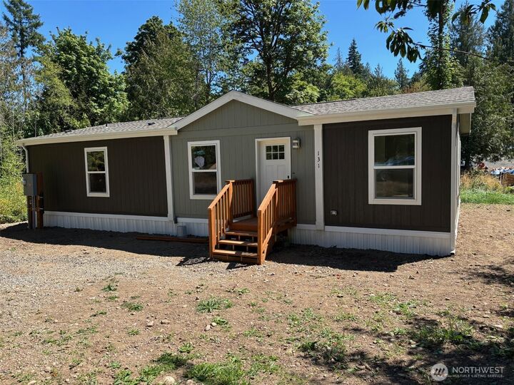 Property Photo: 131 E Kingston Way WA 98584