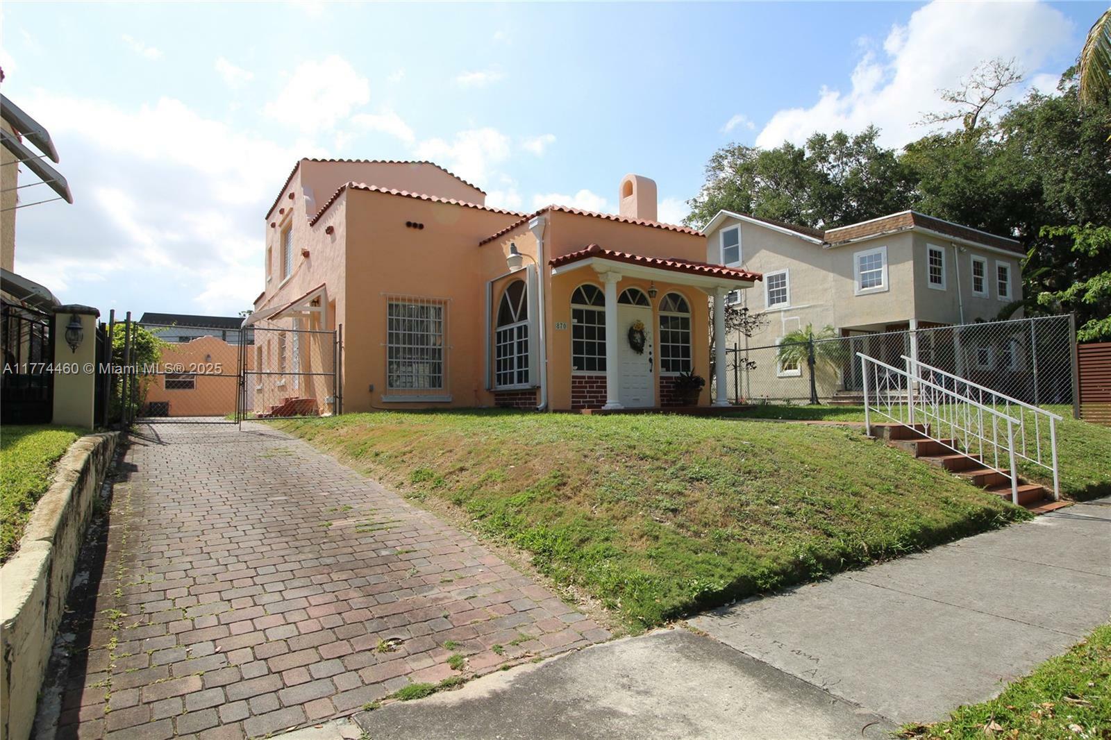 Property Photo: 870 NW 14th Ct FL 33125