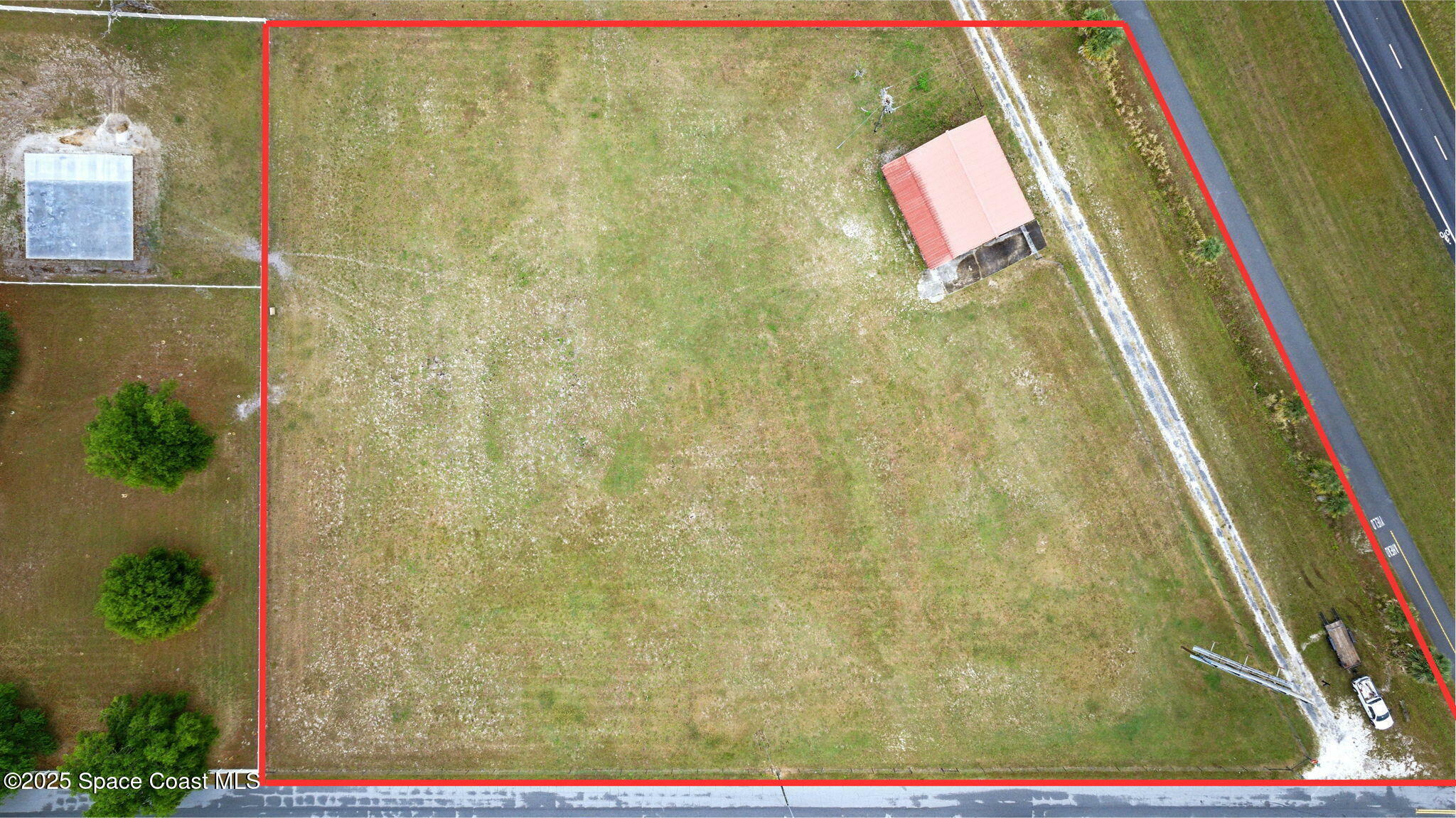 Property Photo: 100 Nichols Road FL 32796