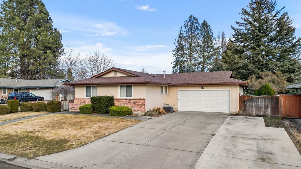 11710 N Madison St  Spokane WA 99218 photo