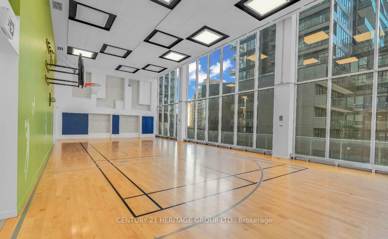 Property Photo: 99 Broadway Avenue 3111 ON M4P 0E3