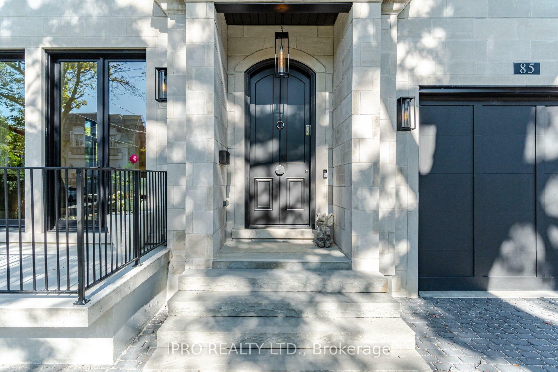 Property Photo: 85 Kingsway Crescent ON M8X 2R8