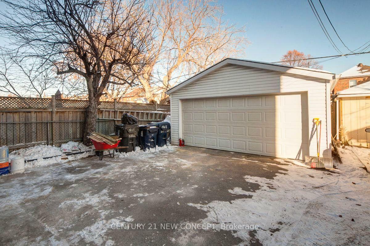 Property Photo: 1845 Dufferin Street ON M6E 3P5