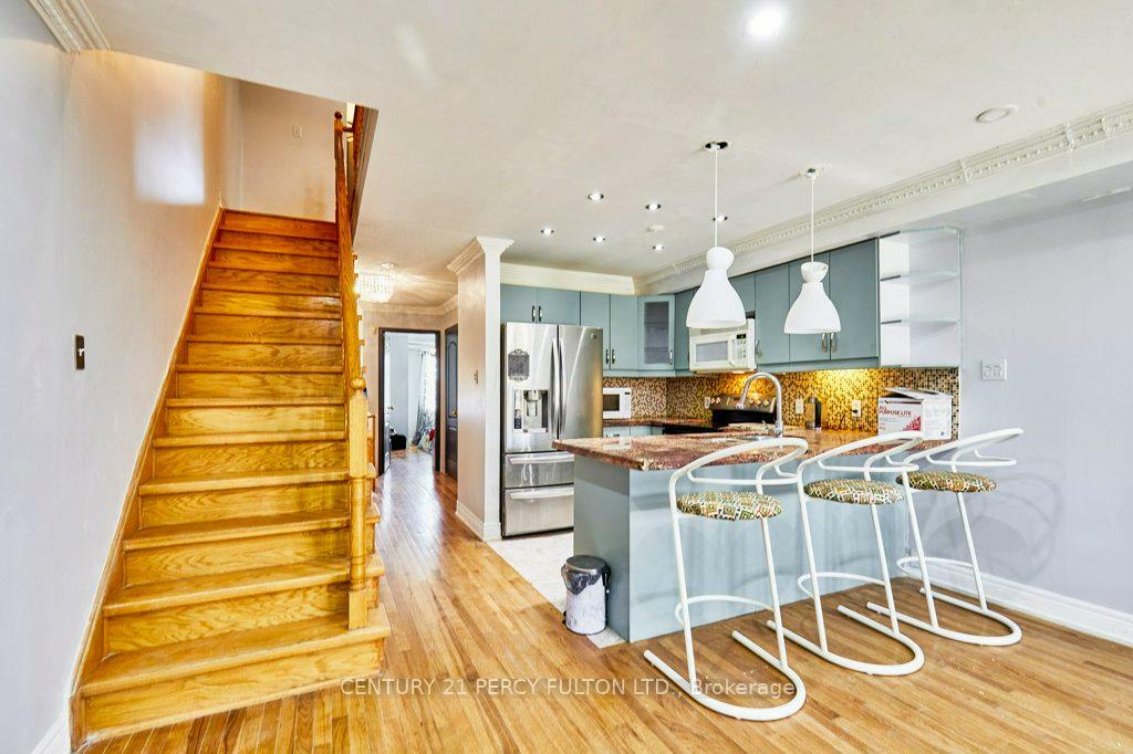 Photo de la propriété: 19 Warner Ave Avenue E ON M4A 2X1