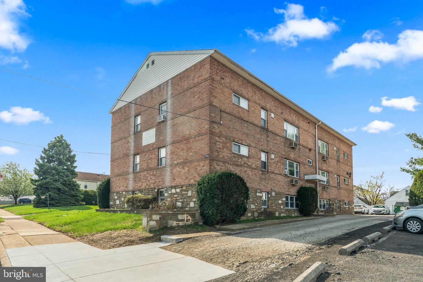 Property Photo: 1714 Rhawn Street Apt 1B PA 19111