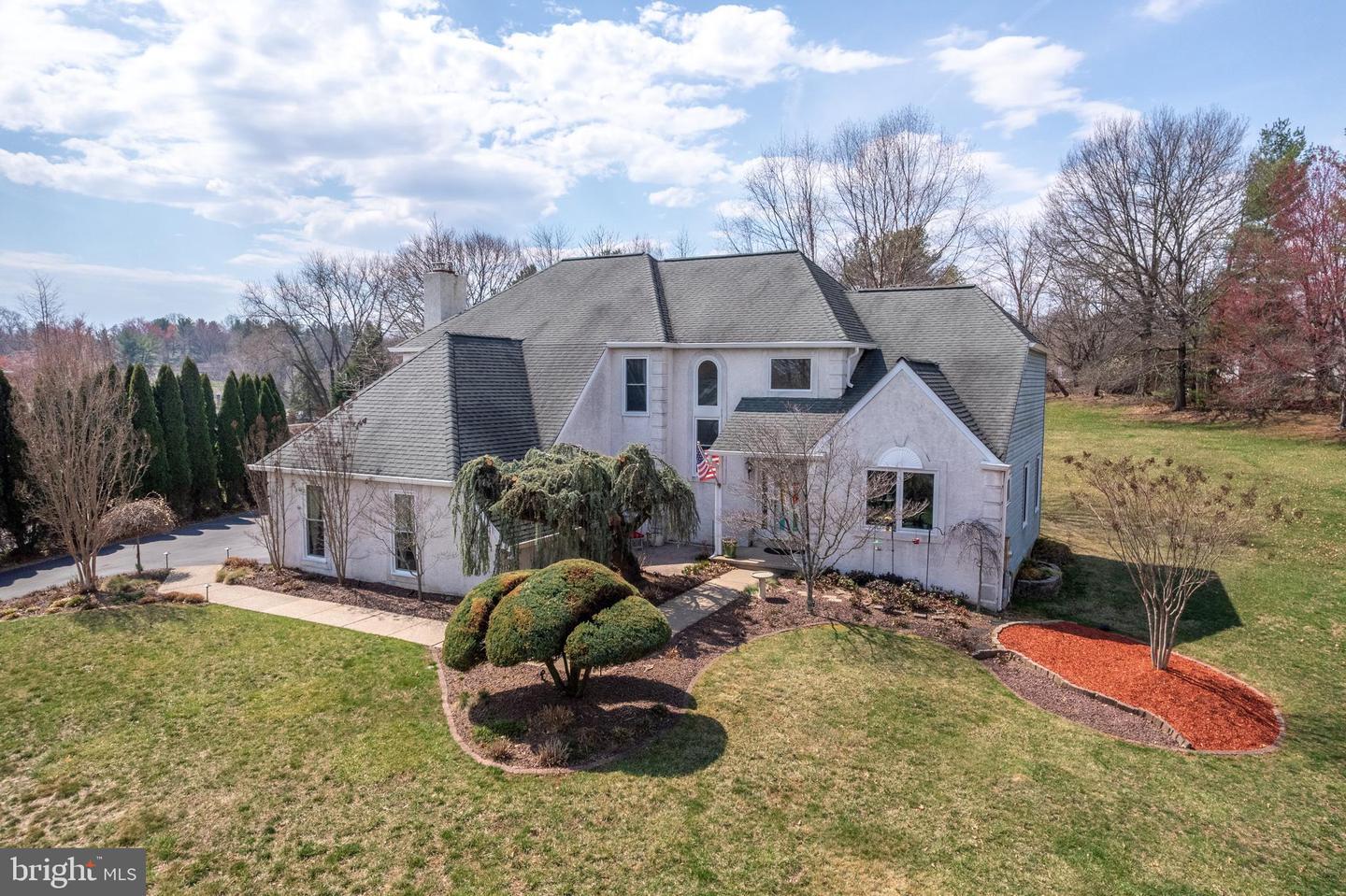 Property Photo: 56 W Windrose Drive PA 18954