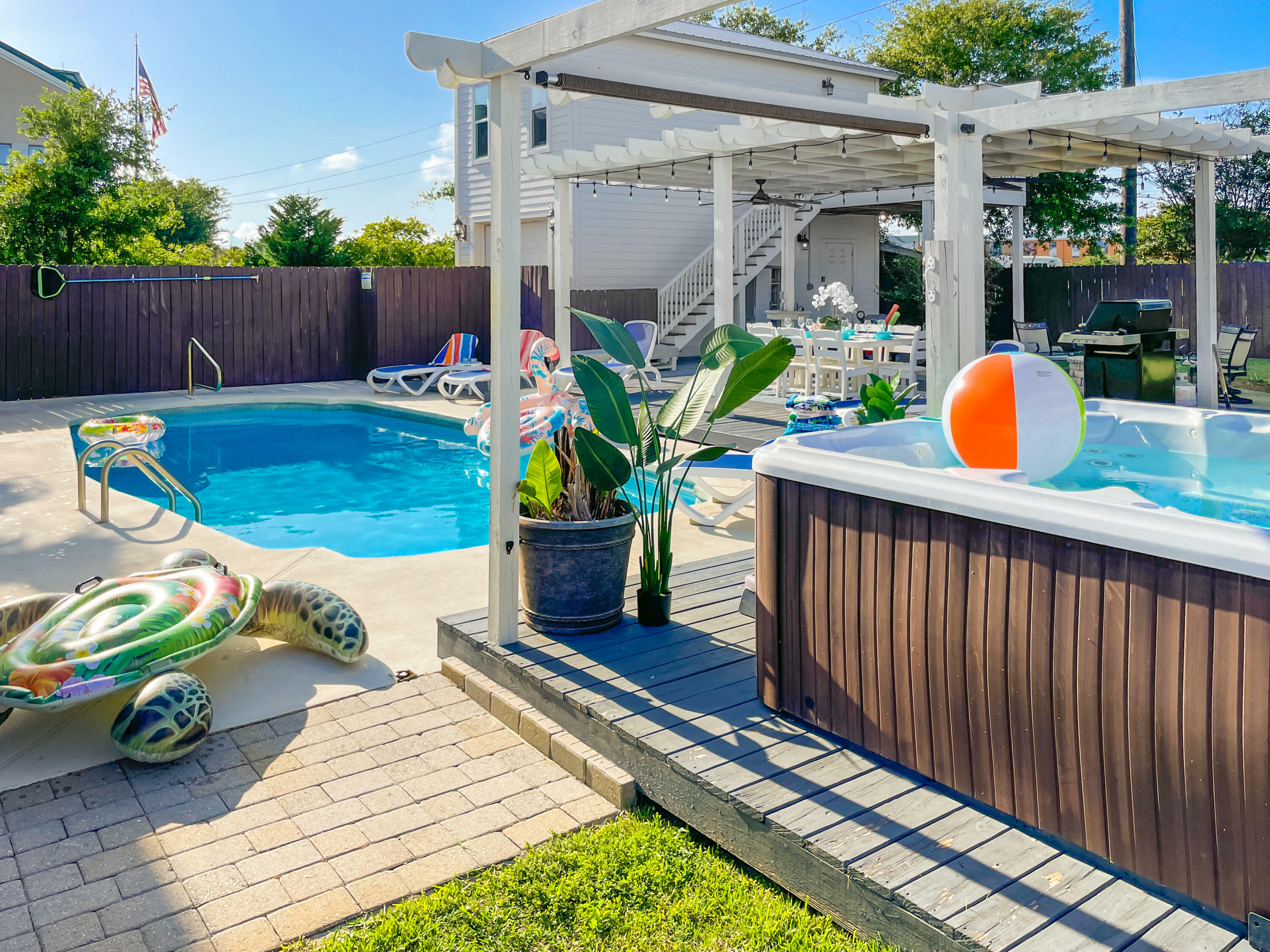 Property Photo: 4421 Luke Avenue FL 32541