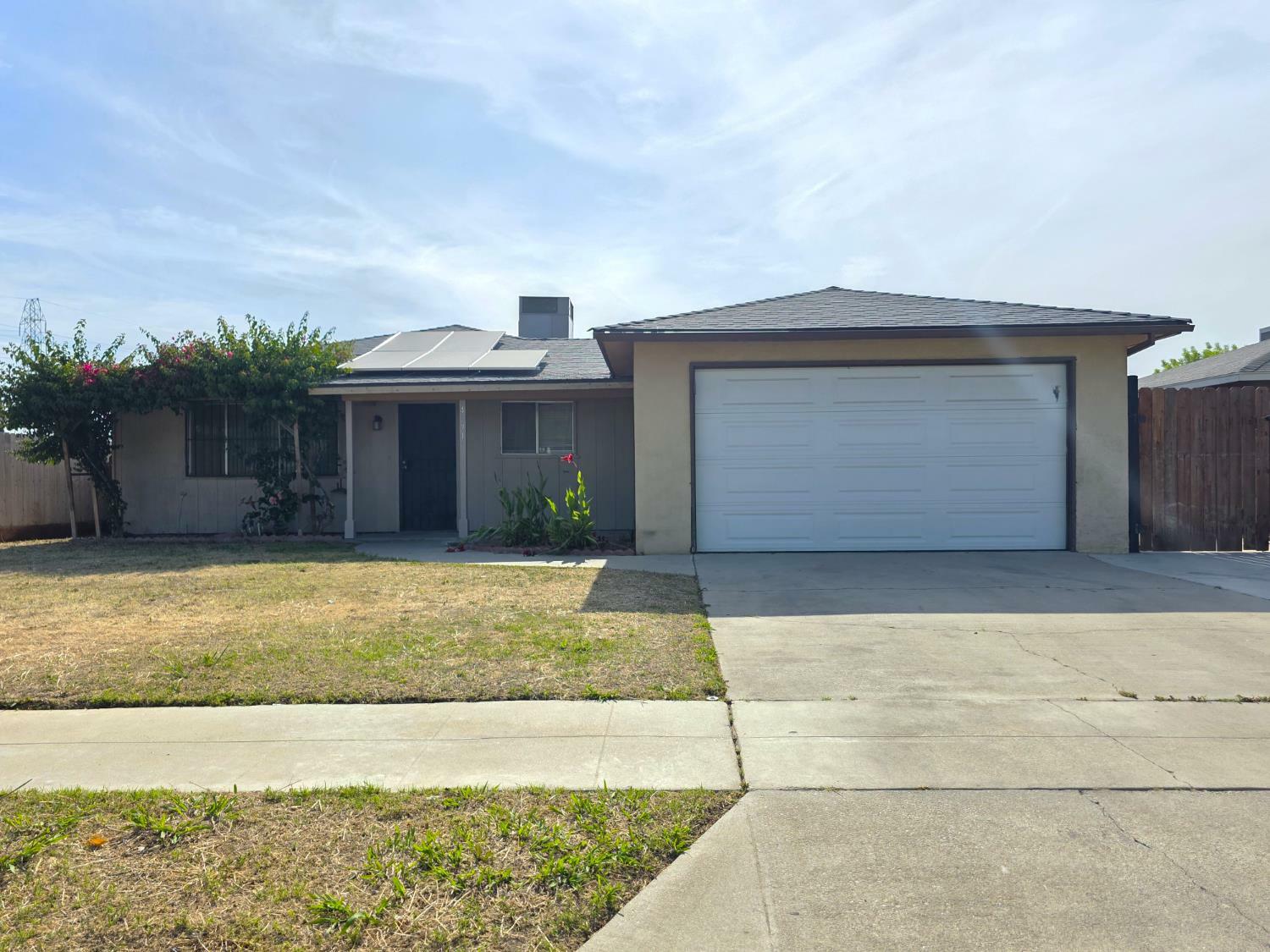 Property Photo: 4571 N Kavanagh Avenue CA 93705
