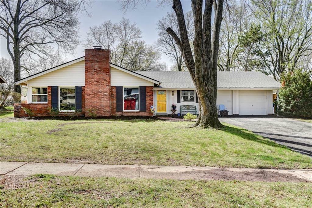 Property Photo: 6025 W 87th Terrace KS 66207