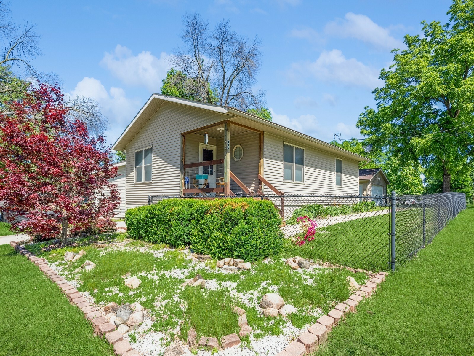 Property Photo: 480 NE Aurora Avenue IA 50313