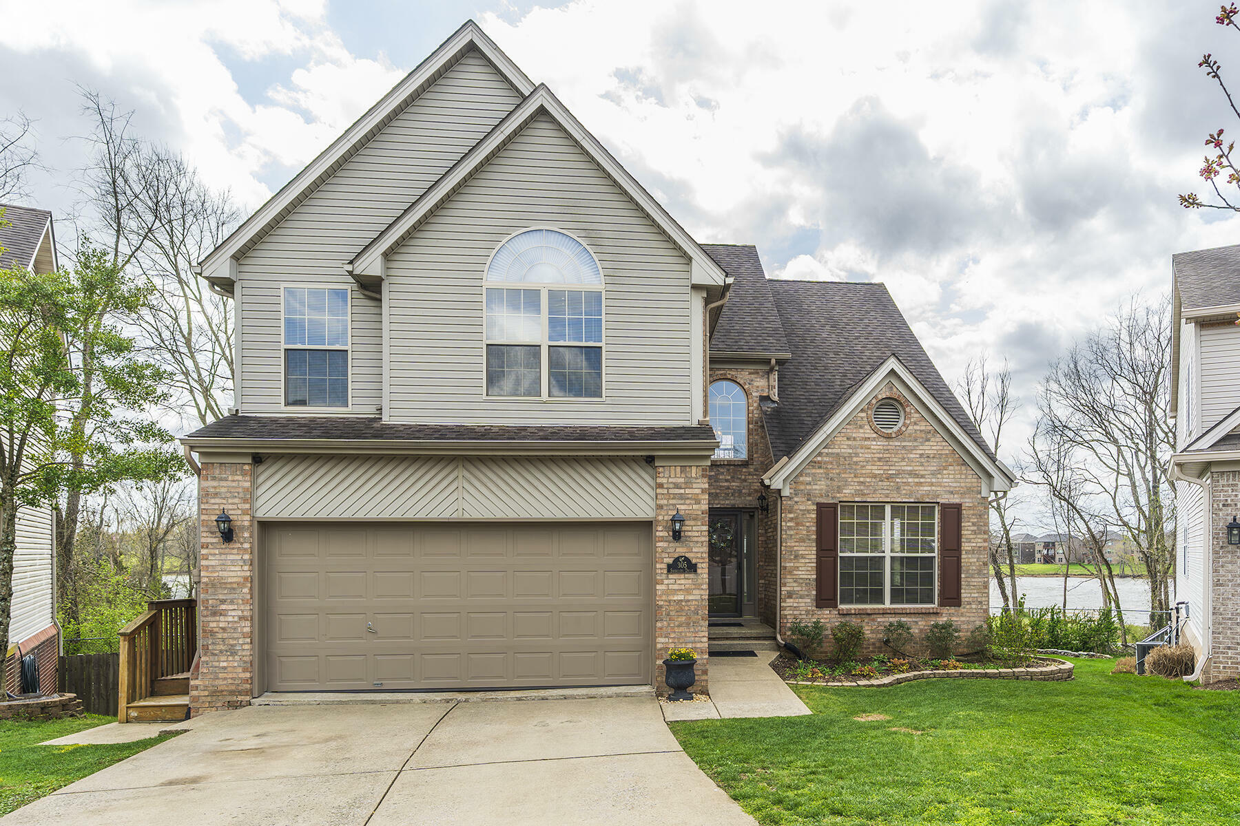 Property Photo: 305 Shoreside Drive KY 40515