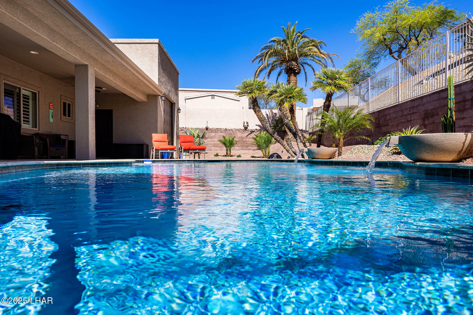Property Photo: 1216 Avalon Ave AZ 86404