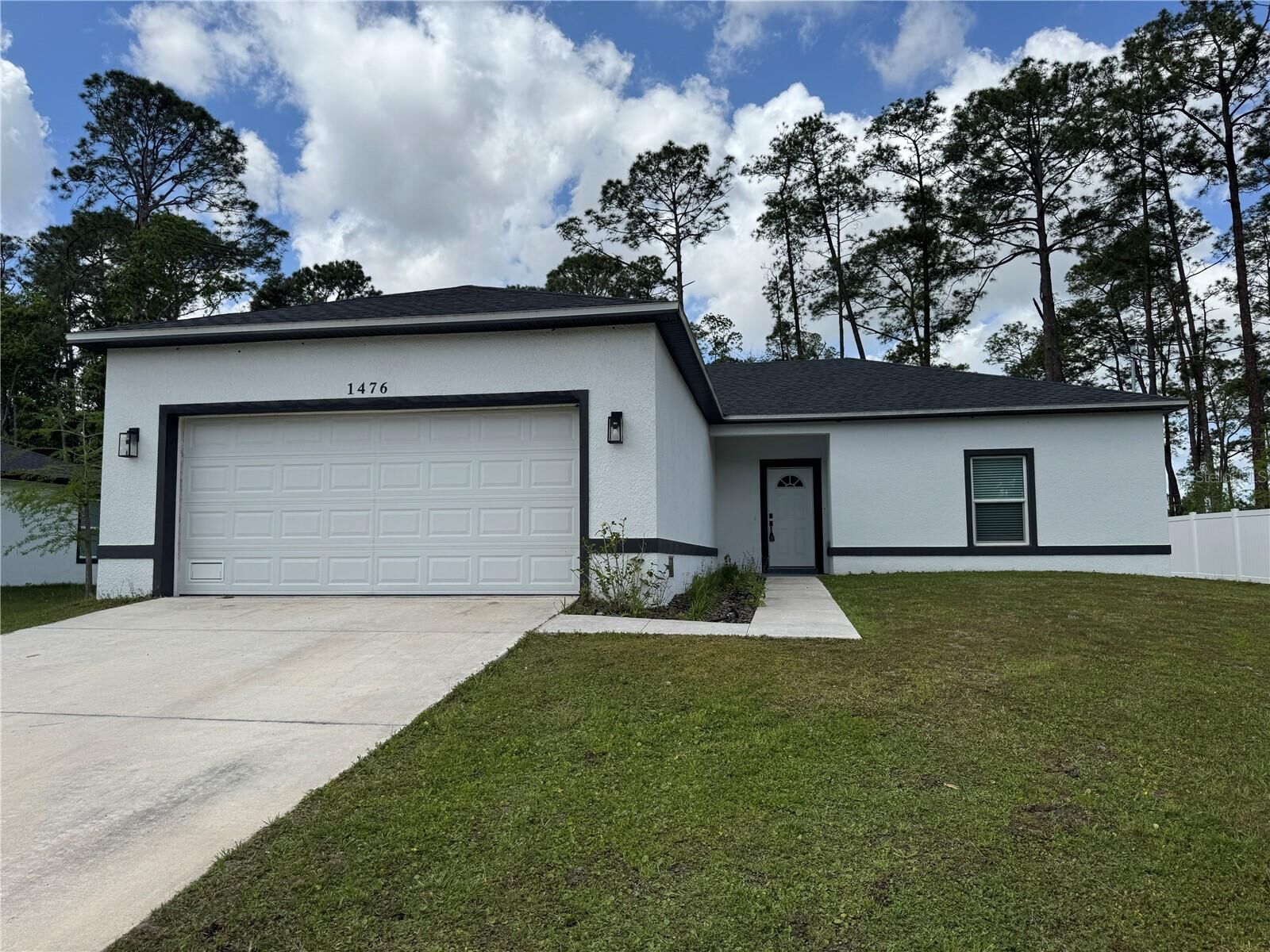 Property Photo: 1476 11th Avenue FL 32724