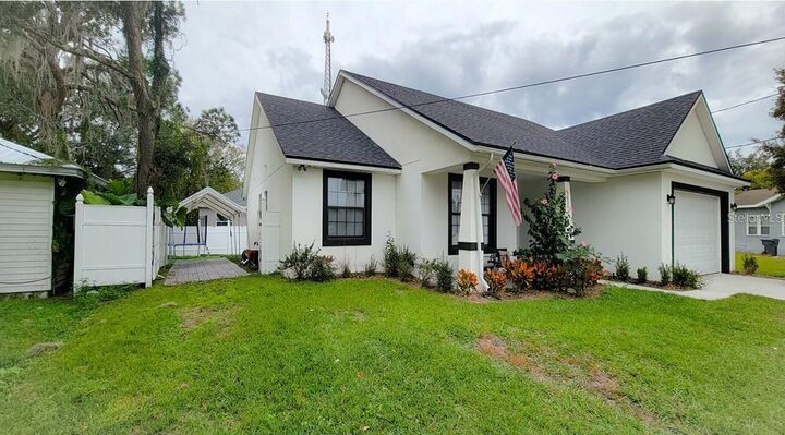 Property Photo: 2436 Avenue D SW FL 33880