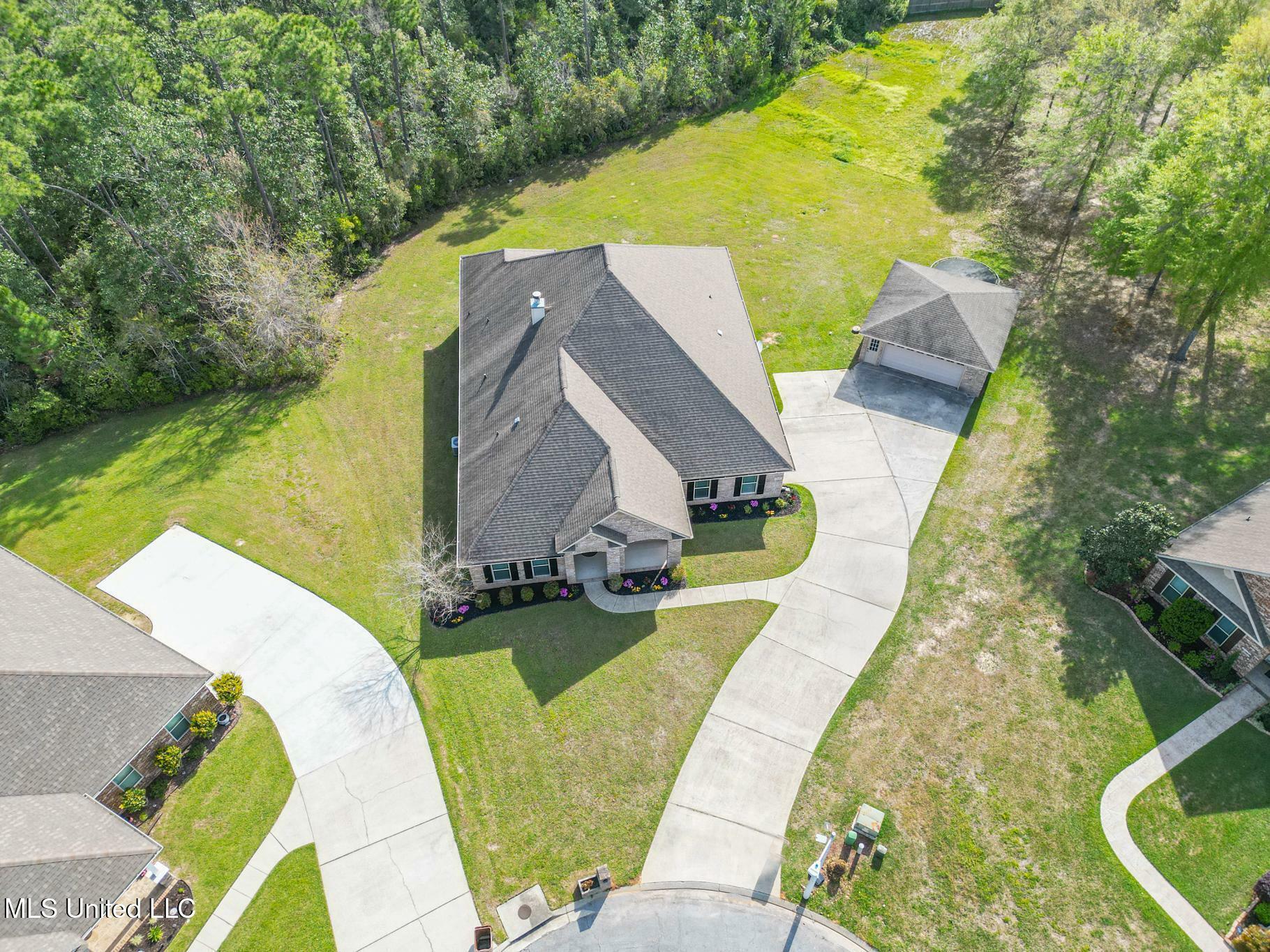 Property Photo: 7808 Zachary Oaks Drive MS 39532