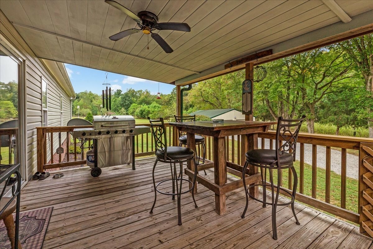 Property Photo: 1765 Williamson Branch Rd TN 37181