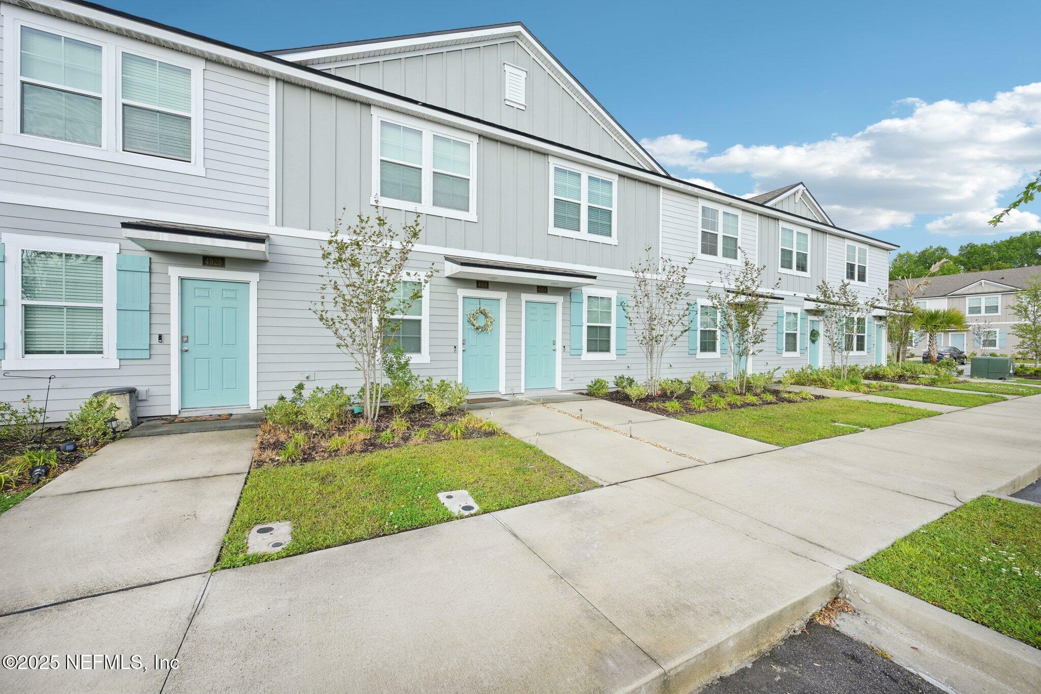 Property Photo: 4924 Earthshine Road FL 32256
