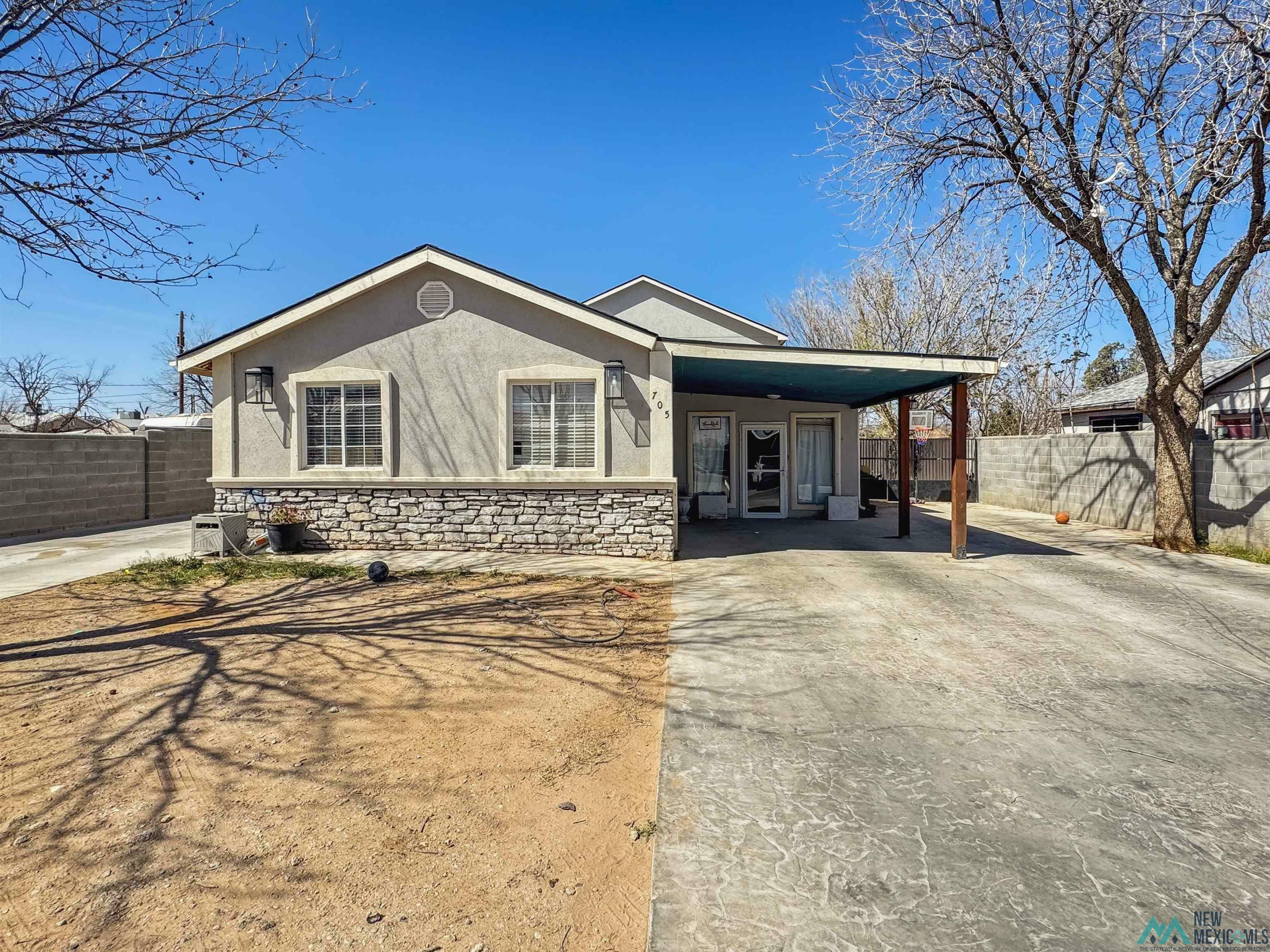 Property Photo: 705 N Second Street NM 88220