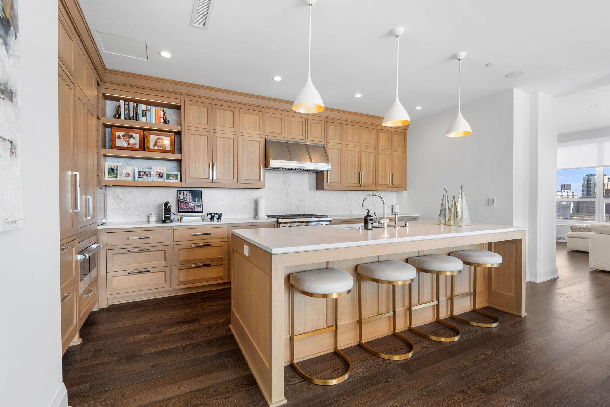 Property Photo: 1111 W River Parkway 11D MN 55415