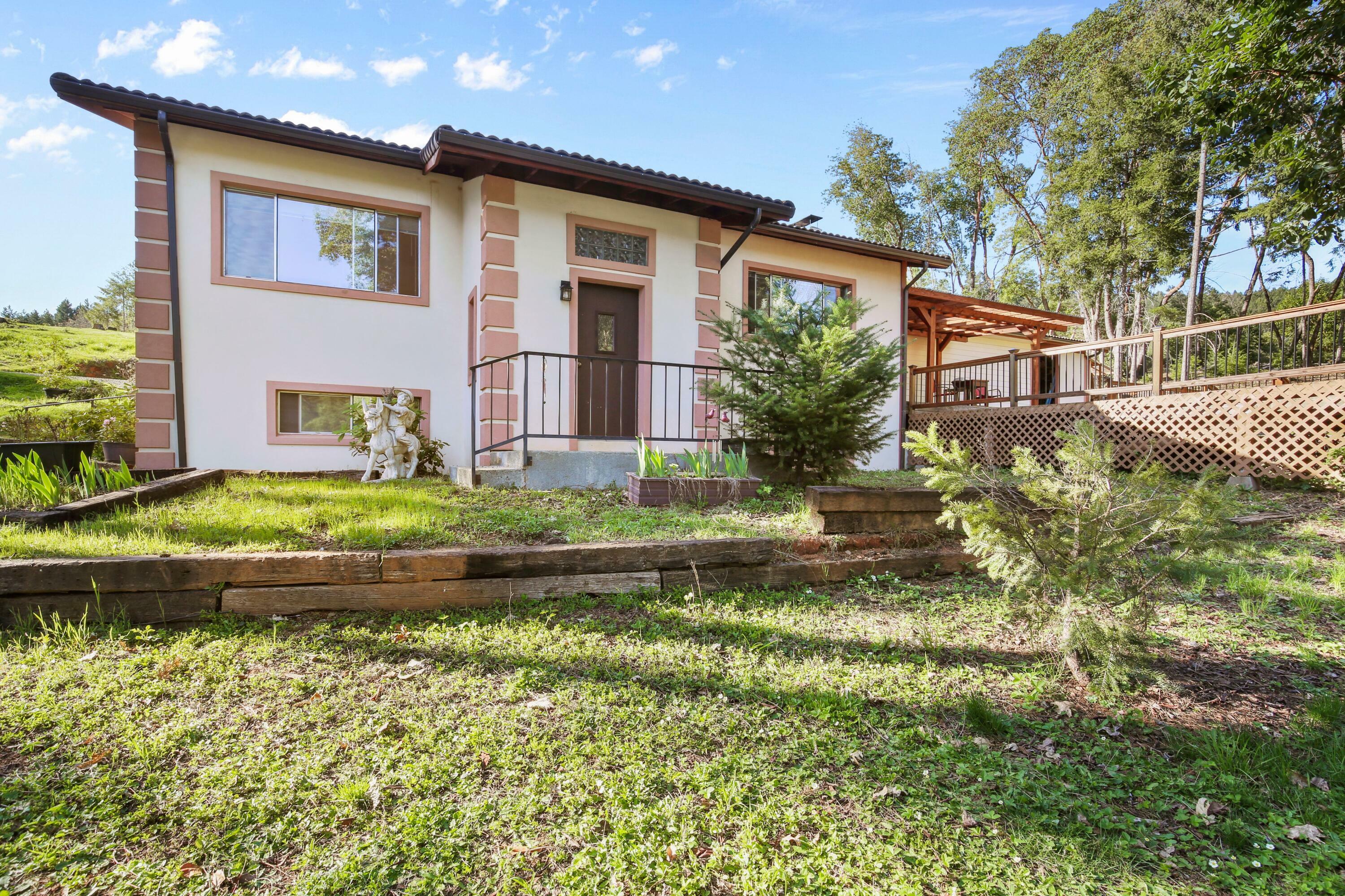 Property Photo: 4884 Lower Grave Creek Road OR 97497