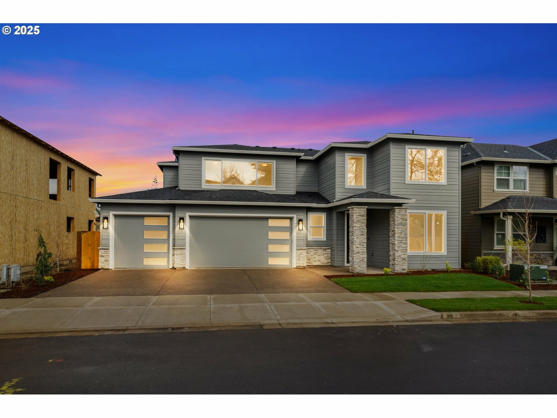 Property Photo: 1055 NW Alma Ct L-3 OR 97124