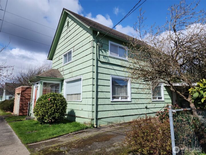 Property Photo:  214 N Washington Street  WA 98520 