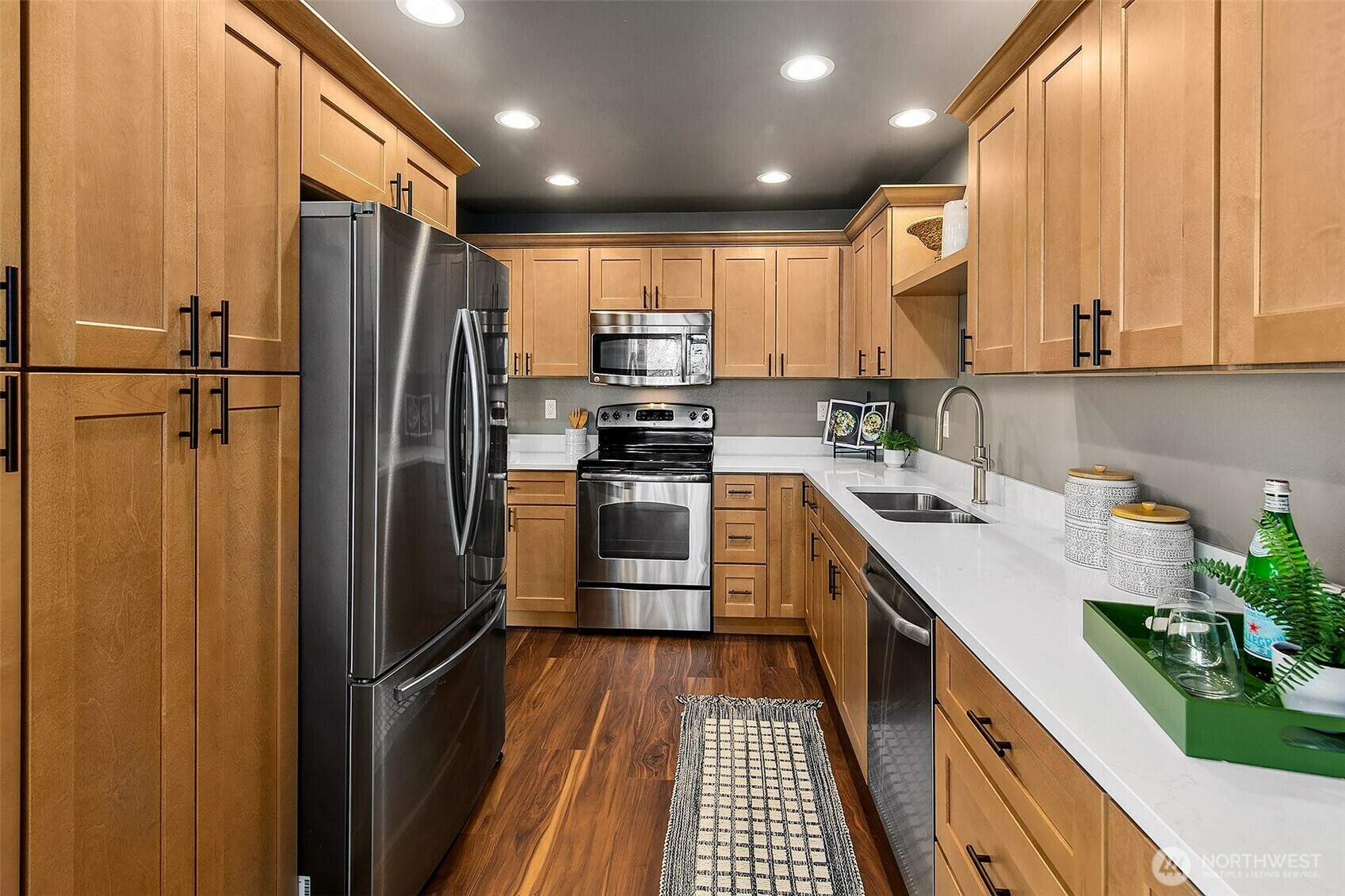 Property Photo: 2626 4th Avenue N 206 WA 98109
