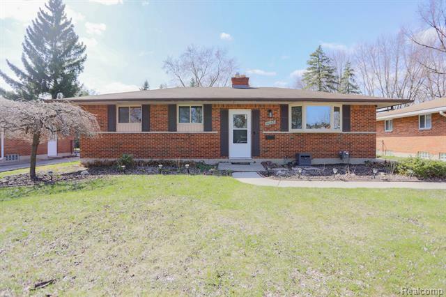 Property Photo:  36163 Suffolk Street  MI 48035 