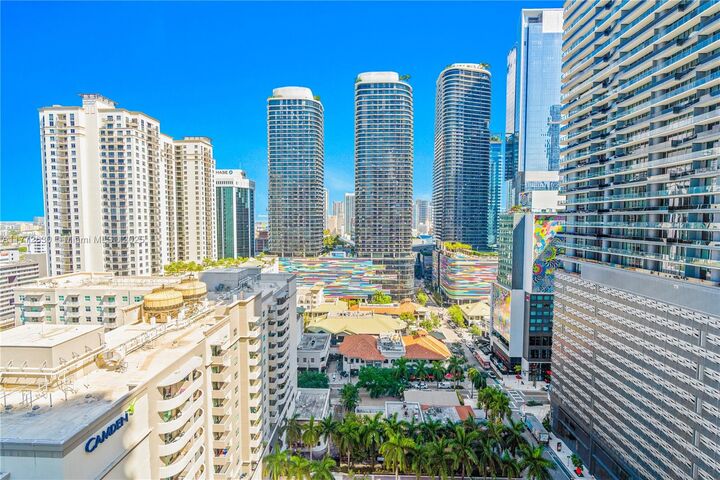 Property Photo: 1100 S Miami Ave 2007 FL 33130