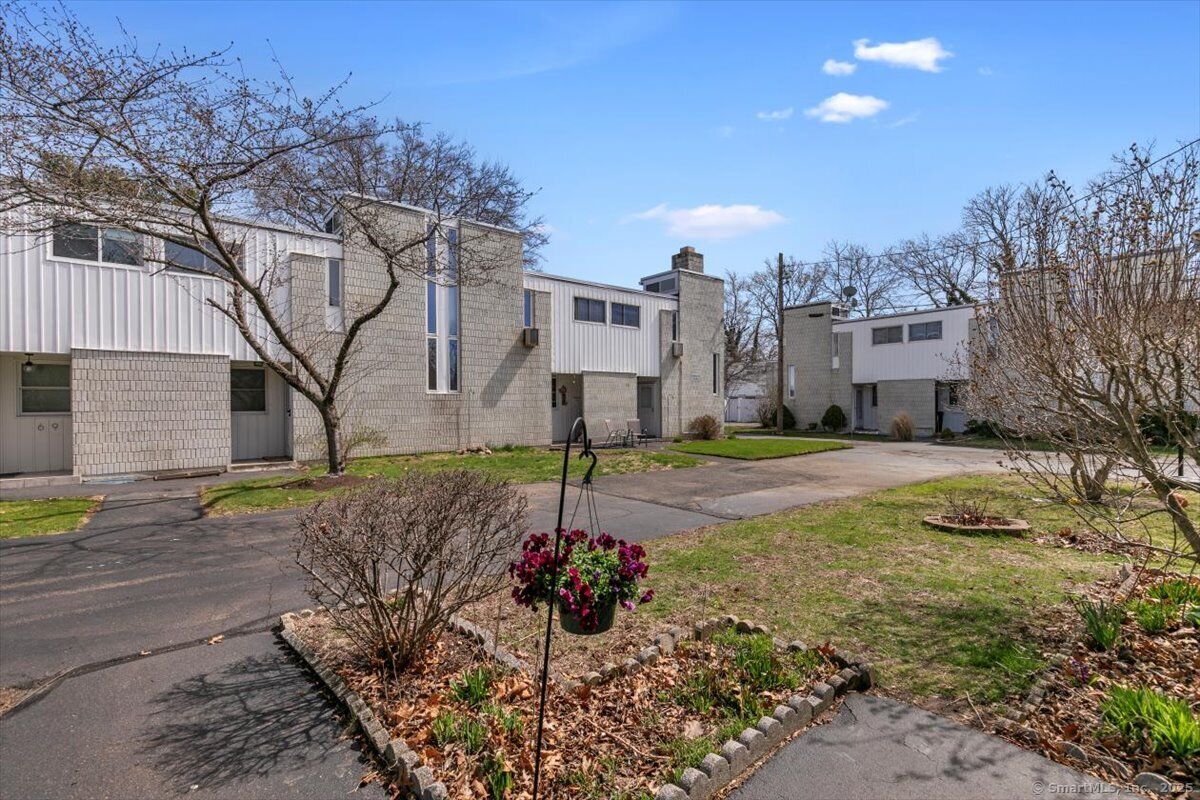 Property Photo: 190 Wooster Street 51 CT 06511