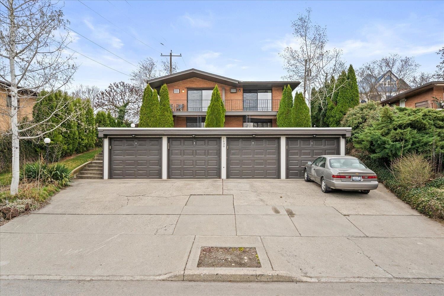 Property Photo: 1630 E South Riverton Ave WA 99207