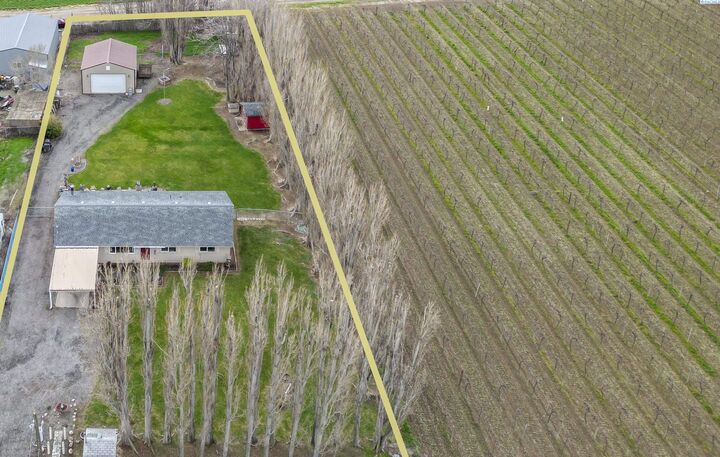 Property Photo:  4302 Independence Road  WA 98944 