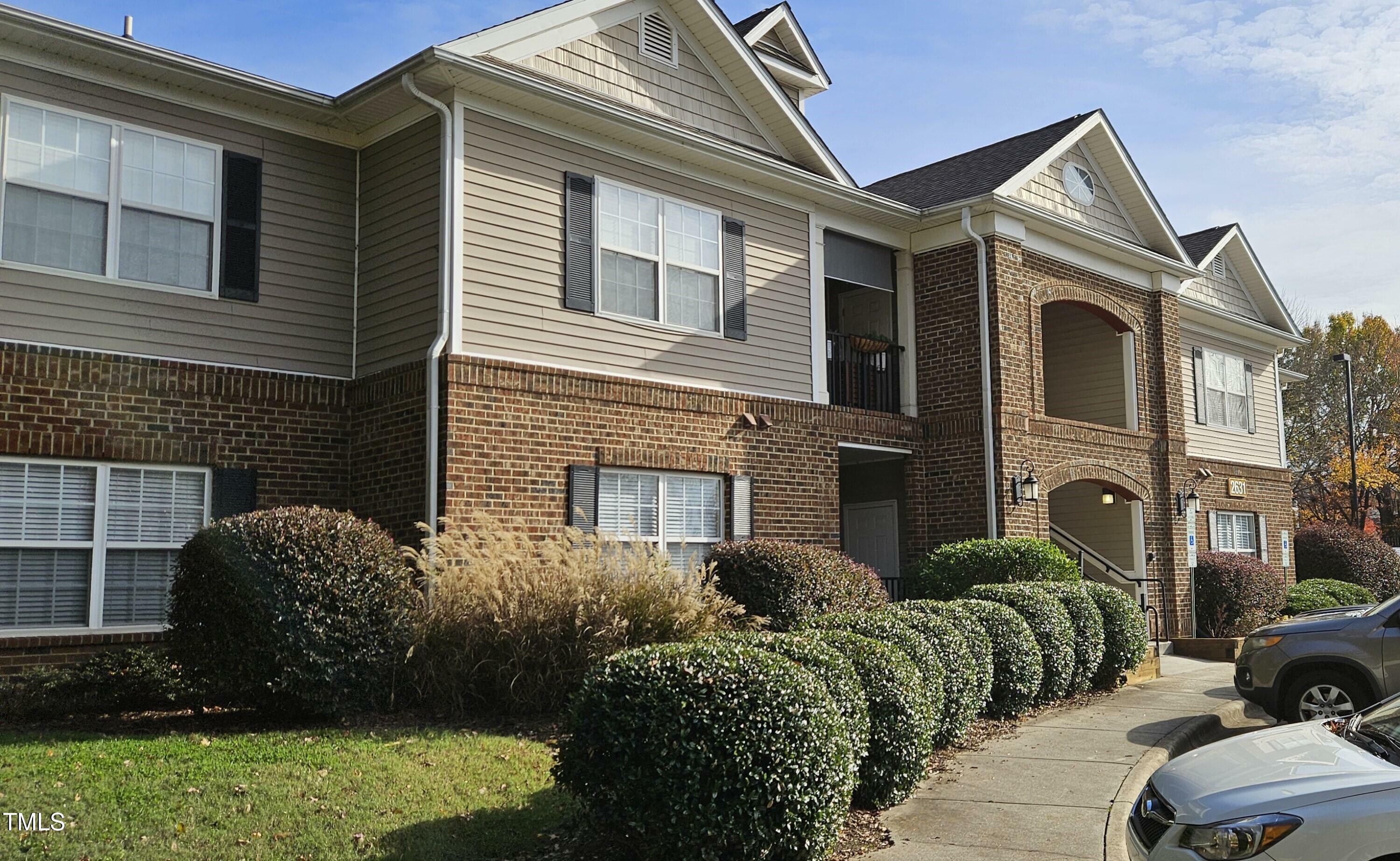 Property Photo: 2631 Oldgate Drive 101 NC 27604