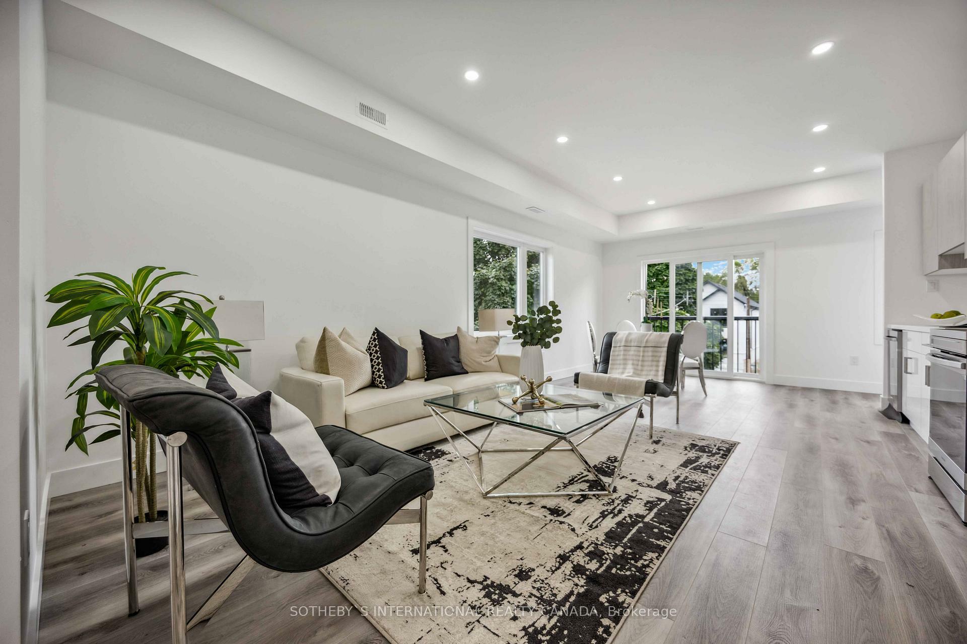 Property Photo: 1925 Lawrence Avenue W ON M9N 1G8