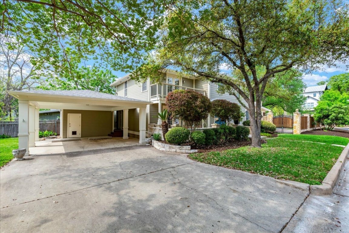 Property Photo: 2210 Meadowbrook Drive TX 78703