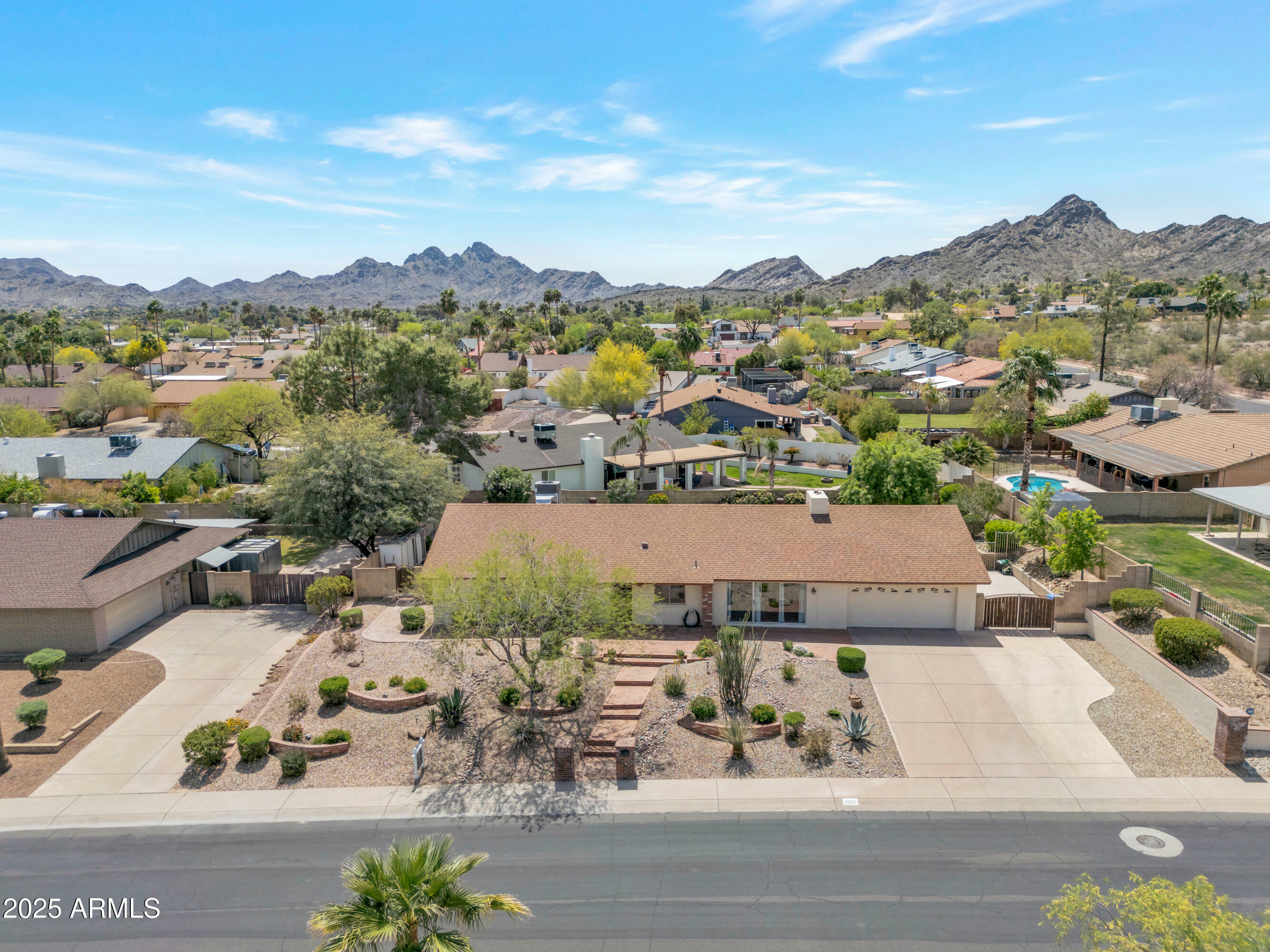 2315 E Cholla Street  Phoenix AZ 85028 photo