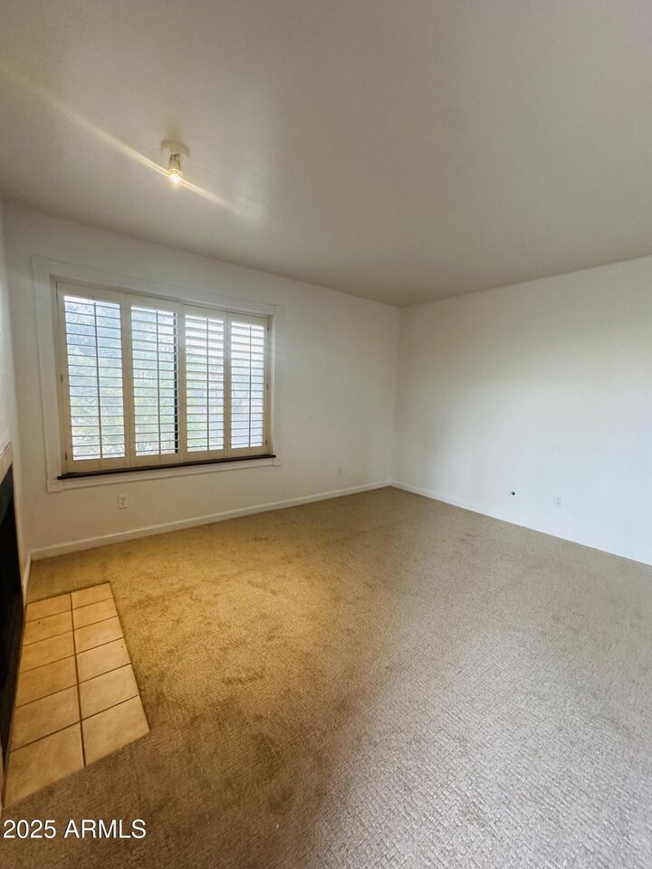 Property Photo:  720 E Alice Avenue 109  AZ 85020 