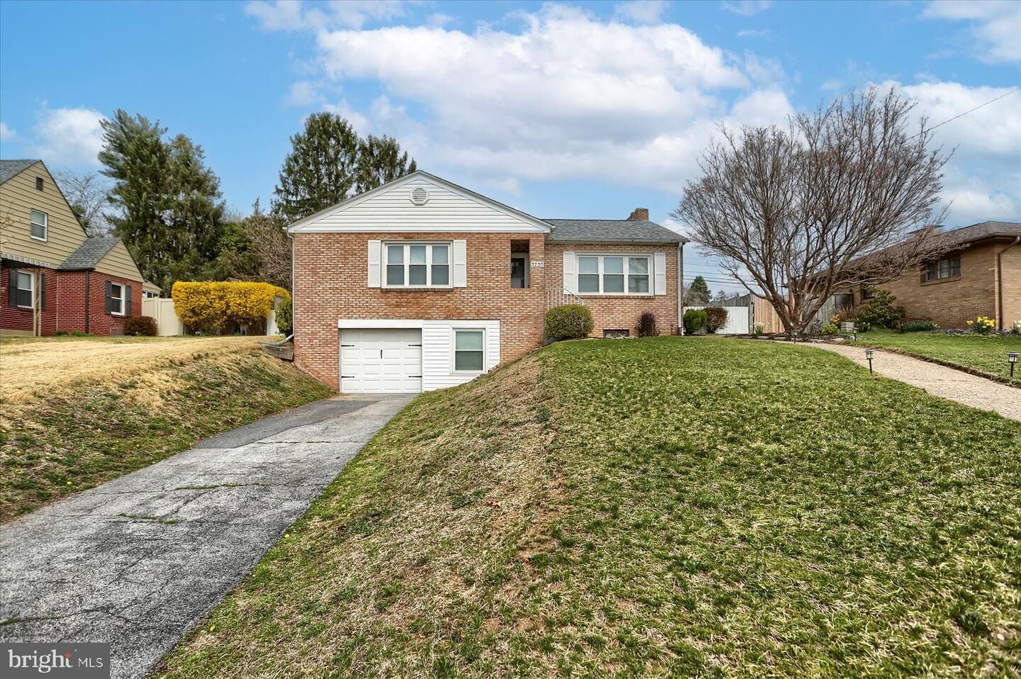 Property Photo: 3720 Sharon Street PA 17111